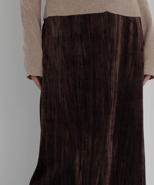 hellam(へラム)の「クラッシュベロアナロースカート(スカート・レディース・ブラウン/ブラック・FREE)」の4枚目の写真