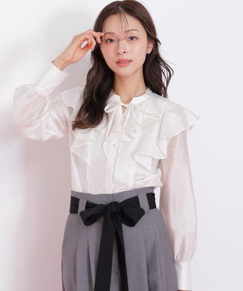 JILL by JILL STUART（ジルバイジルスチュアート）の「◇長袖ラッフルブラウス（シャツ/ブラウス・レディース・ホワイト/ブラウン/グリーン・FREE）」の2枚目の写真