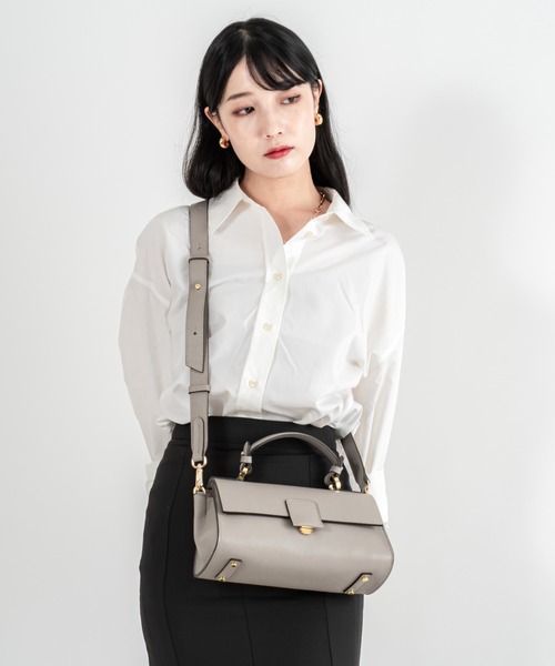 LORISTELLA（ロリステッラ）の「【LORISTELLA】ハンドバッグ　ショルダー ワンハンドル バッグ　BETH　シュリンクレザー（ショルダーバッグ・レディース・ブラック/ブルー系その他/アイボリー/グレー系その他/サンドベージュ/ベージュ系その他/スモークピンク・FREE）」の11枚目の写真