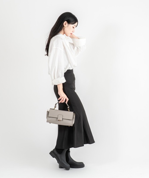 LORISTELLA（ロリステッラ）の「【LORISTELLA】ハンドバッグ　ショルダー ワンハンドル バッグ　BETH　シュリンクレザー（ショルダーバッグ・レディース・ブラック/ブルー系その他/アイボリー/グレー系その他/サンドベージュ/ベージュ系その他/スモークピンク・FREE）」の16枚目の写真