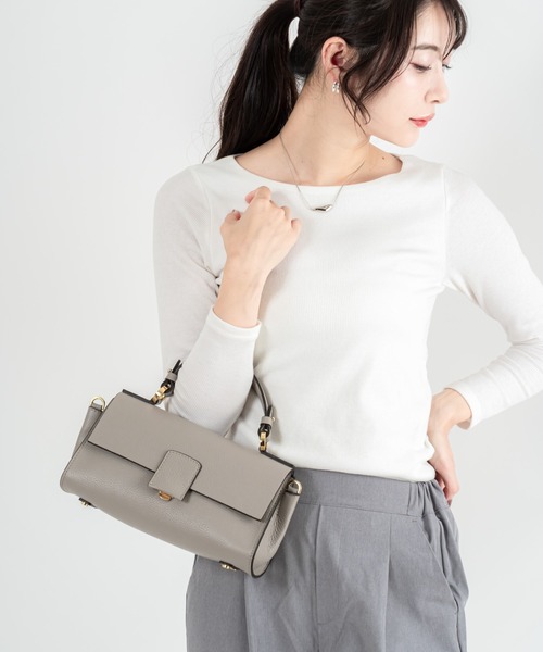 LORISTELLA（ロリステッラ）の「【LORISTELLA】ハンドバッグ　ショルダー ワンハンドル バッグ　BETH　シュリンクレザー（ショルダーバッグ・レディース・ブラック/ブルー系その他/アイボリー/グレー系その他/サンドベージュ/ベージュ系その他/スモークピンク・FREE）」の17枚目の写真