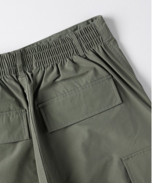 BACK NUMBER（バックナンバー）の「【楽に決まる、大人のカジュアル】【BACK NUMBER】イージーワイドカーゴパンツ（撥水性/ウエスト楽/ワイドシルエット/裾のドローコード）（カーゴパンツ・メンズ・ブラック/グレー/カーキブラウン・L/XL/M）」の12枚目の写真