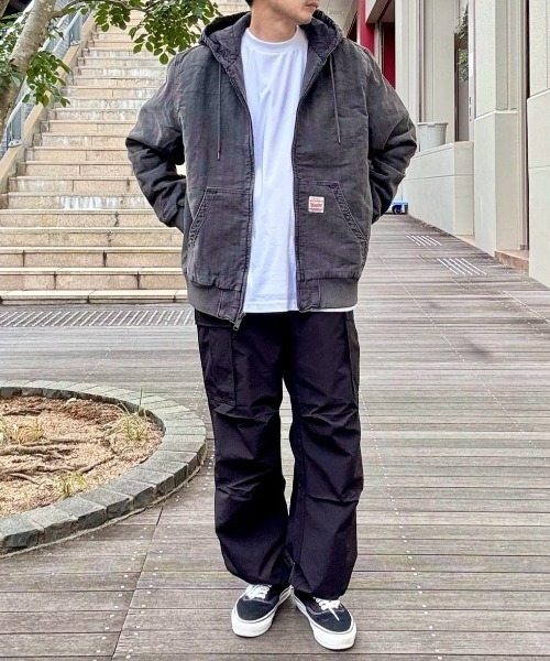 BACK NUMBER（バックナンバー）の「【楽に決まる、大人のカジュアル】【BACK NUMBER】イージーワイドカーゴパンツ（撥水性/ウエスト楽/ワイドシルエット/裾のドローコード）（カーゴパンツ・メンズ・ブラック/グレー/カーキブラウン・L/XL/M）」の4枚目の写真