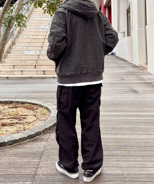 BACK NUMBER（バックナンバー）の「【楽に決まる、大人のカジュアル】【BACK NUMBER】イージーワイドカーゴパンツ（撥水性/ウエスト楽/ワイドシルエット/裾のドローコード）（カーゴパンツ・メンズ・ブラック/グレー/カーキブラウン・L/XL/M）」の6枚目の写真