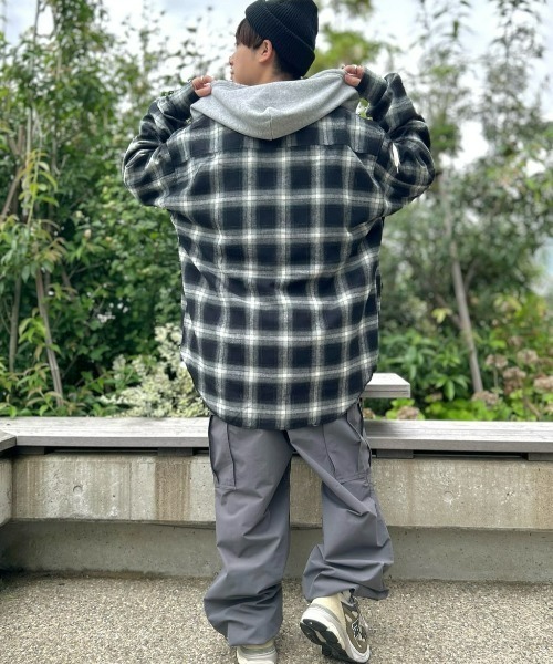 BACK NUMBER（バックナンバー）の「【楽に決まる、大人のカジュアル】【BACK NUMBER】イージーワイドカーゴパンツ（撥水性/ウエスト楽/ワイドシルエット/裾のドローコード）（カーゴパンツ・メンズ・ブラック/グレー/カーキブラウン・L/XL/M）」の19枚目の写真