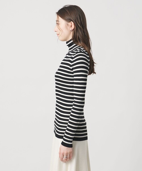 UNITED ARROWS(ユナイテッドアローズ)の「リブ ボーダー タートル ニット(ニット/セーター・レディース・ブラック/ベージュ/ネイビー・FREE)」の14枚目の写真