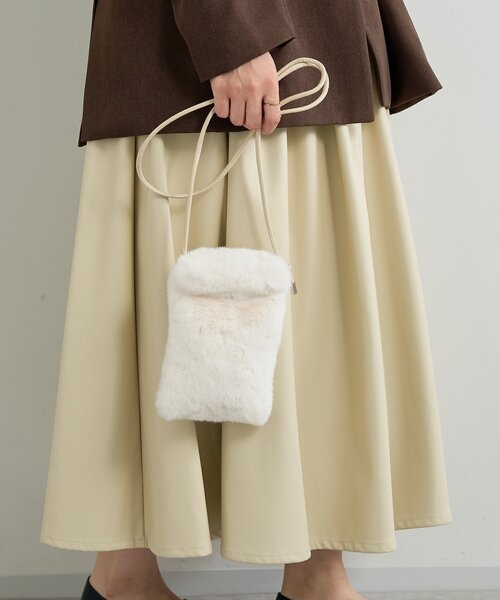 un dix cors(アンディコール)の「《コーデのアクセントに◎》エコファーミニショルダー(ショルダーバッグ・レディース・モカ/ベージュ・FREE)」の2枚目の写真