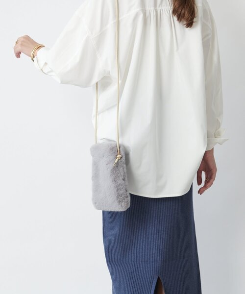 un dix cors(アンディコール)の「《コーデのアクセントに◎》エコファーミニショルダー(ショルダーバッグ・レディース・モカ/ベージュ・FREE)」の4枚目の写真