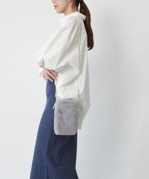 un dix cors(アンディコール)の「《コーデのアクセントに◎》エコファーミニショルダー(ショルダーバッグ・レディース・モカ/ベージュ・FREE)」の5枚目の写真