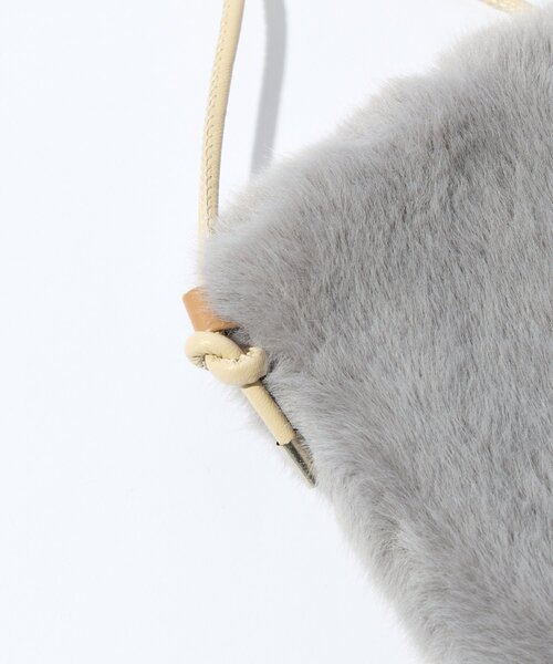 un dix cors(アンディコール)の「《コーデのアクセントに◎》エコファーミニショルダー(ショルダーバッグ・レディース・モカ/ベージュ・FREE)」の11枚目の写真