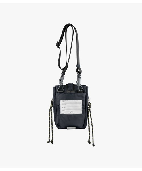 A.P.C.（アーペーセー）の「CROSSBODY POUCH TREK（ボディバッグ/ウエストポーチ・メンズ・ダークネイビー・ONESIZE）」の6枚目の写真