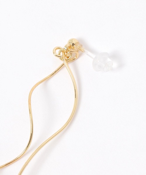 LAKOLE（ラコレ）の「ニュアンスドループ樹脂ポストピアス / 592925（ピアス（両耳用）・レディース・その他1/その他2・FREE）」の4枚目の写真