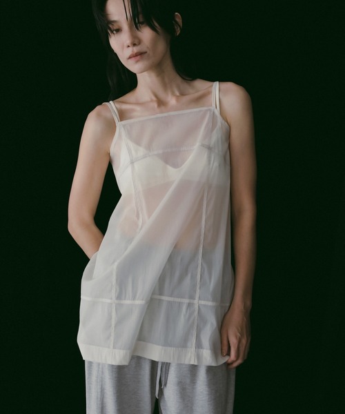 anuke（アンヌーク）の「Sheer Panel Longcamisole（キャミソール・レディース・アイボリー/ブラック・FREE）」の4枚目の写真