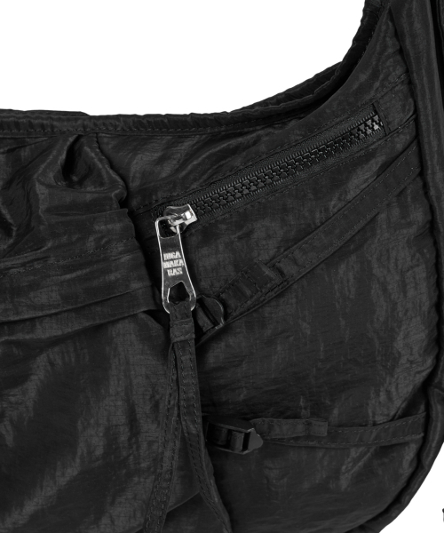 IUGAMAKARAS（イウガマカラス）の「Nylon Strap Hobo Bag (Black)（ショルダーバッグ・レディース・その他・FREE）」の14枚目の写真