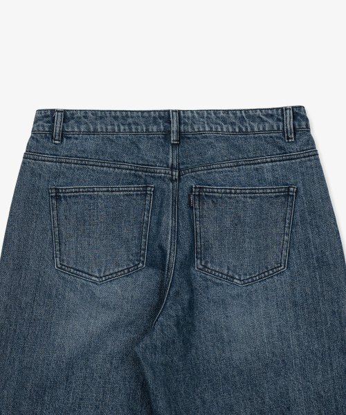 TOFFEE(トフィー)の「モアワイドデニムパンツ (WASHED GREISH BLUE)(デニムパンツ・メンズ・その他・SMALL/MEDIUM/LARGE/X-LARGE)」の4枚目の写真