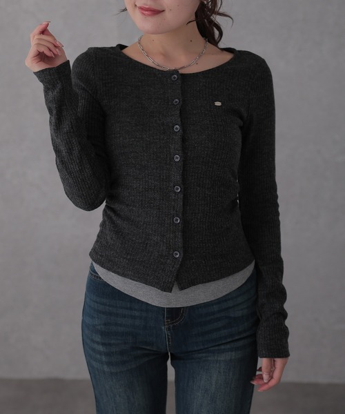 Lace Ladies(レースレディース)の「クルーネック サイドギャザー ワンポイント リブ トップス(Tシャツ/カットソー・レディース・グレイッシュベージュ/ブラック/ライトグレー・FREE)」の2枚目の写真
