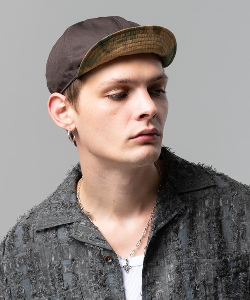 glamb（グラム）の「Reversible Short Brim Cap / リバーシブルショートブリムキャップ（キャップ・メンズ・ブラウン/ブラック・FREE）」の11枚目の写真