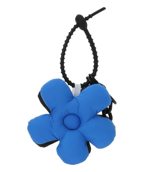 Lugnoncure(ルノンキュール)の「フワフワフラワーチャーム(ネックレス・レディース・ホワイト/ブルー・F)」の7枚目の写真