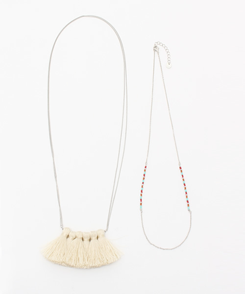 SLY（スライ）の「FRINGE BEADS N/C（ネックレス・レディース・オフホワイト/ダークグリーン/ブラウン・FREE）」の2枚目の写真