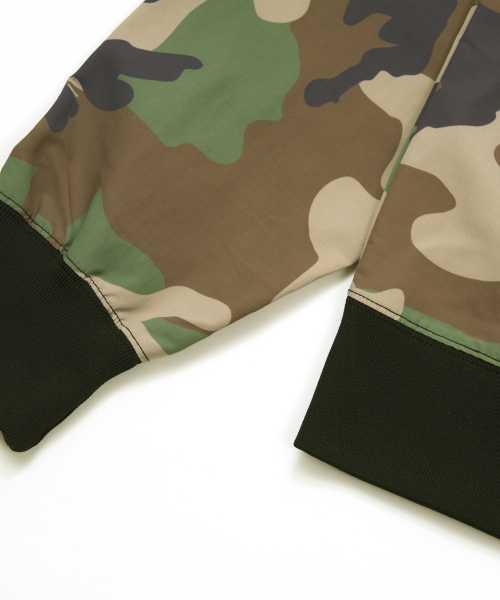 STIGMA(スティグマ)の「Wind Breaker Oversized Crewneck Camouflage(スウェット・メンズ・その他・MEDIUM/LARGE/X-LARGE)」の6枚目の写真