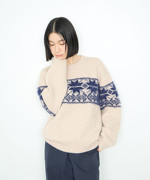 Mac-House(マックハウス)の「Idnes 雪柄シャギーニット(ニット/セーター・レディース・ワイン/グレー/ベージュ・FREE)」の2枚目の写真