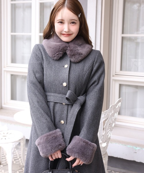 one after another NICE CLAUP（ワンアフターアナザーナイスクラップ）の「【サイズ展開あり】襟袖フェイクファーロングコート（ステンカラーコート・レディース・チャコールグレー/アイボリー/ベージュ/ライトグレー・SMALL/MEDIUM）」の10枚目の写真