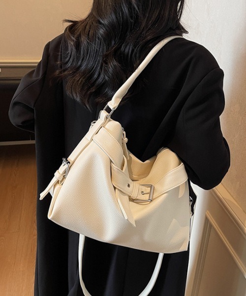 MASHIRO(マシロ)の「【MASHIRO】ベルトデザイン3WAYショルダーバッグ(MA/EK128)(ショルダーバッグ・レディース・ホワイト/ブラック/シルバー・FREE)」の1枚目の写真
