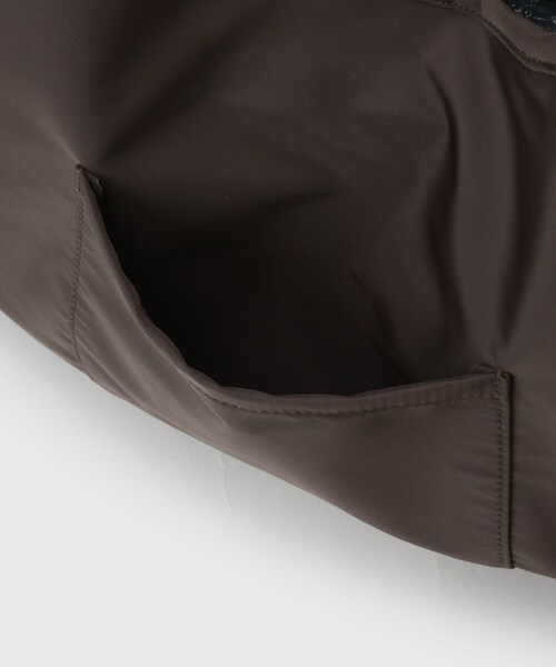 OPAQUE.CLIP（オペークドットクリップ）の「ロープハンドルドロストミドルトートバッグ【軽量／A4サイズ対応】（トートバッグ・レディース・オフホワイト/ブラック/ブラウン系その他・00）」の21枚目の写真