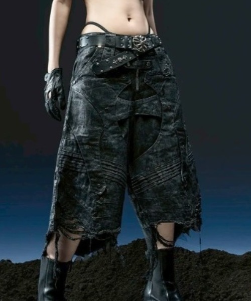 RICH（リッチ）の「【RICH】Knight Wide Waxed Short Pants / 【リッチ】デザインデニムダメージハーフパンツ（デニムパンツ・メンズ・ブルー/ブラック/チャコール・02/01）」の7枚目の写真