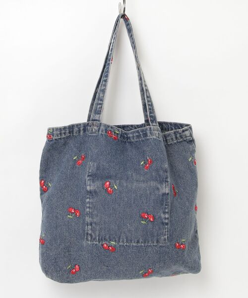 crossi(クロッシー)の「チェリー刺繍デニムトートバッグ(トートバッグ・レディース・ブルー/ネイビー・FREE)」の15枚目の写真