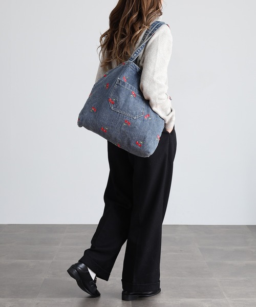 crossi(クロッシー)の「チェリー刺繍デニムトートバッグ(トートバッグ・レディース・ブルー/ネイビー・FREE)」の5枚目の写真