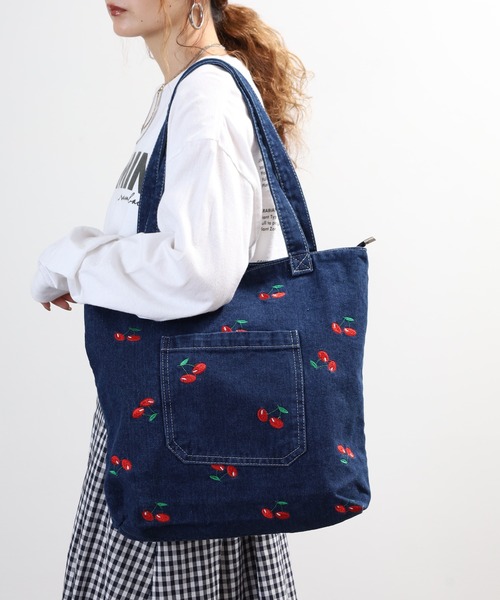 crossi(クロッシー)の「チェリー刺繍デニムトートバッグ(トートバッグ・レディース・ブルー/ネイビー・FREE)」の19枚目の写真