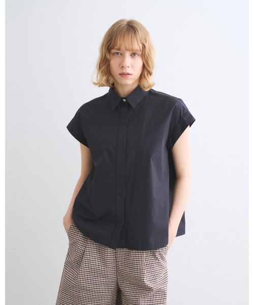 Traditional Weatherwear(トラディショナルウェザーウェア)の「WIGMORE(シャツ/ブラウス・レディース・オフホワイト/グレー/ダークネイビー・S/XS)」の4枚目の写真