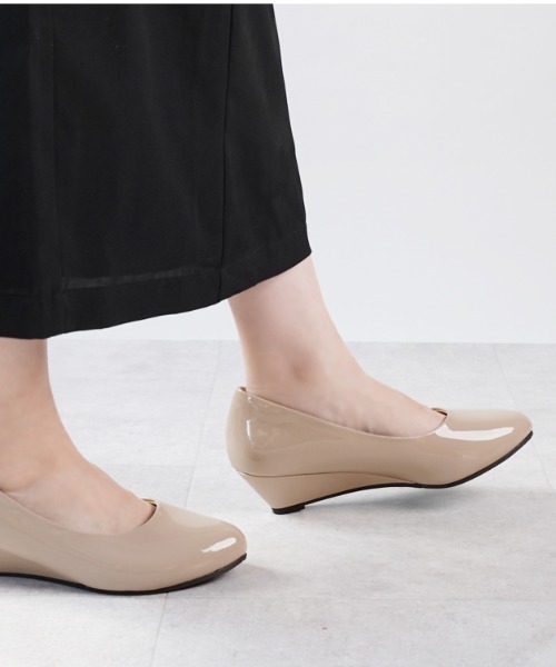 ALETTA（アレッタ）の「ALETTA-ｱﾚｯﾀ- 究極のプレーンパンプス -アーモンドトゥ4.5cmヒール-（パンプス・レディース・ダークブラック/ブラック系その他/トップグレー/杢グレー/ブラック/グレイッシュベージュ/ブラック系/モカ/ベージュ/ブルー系その他/ベージュ系その他・23.5cm/24.0cm/24.5cm/23.0cm/25.0cm/22.5cm/22.0cm）」の8枚目の写真