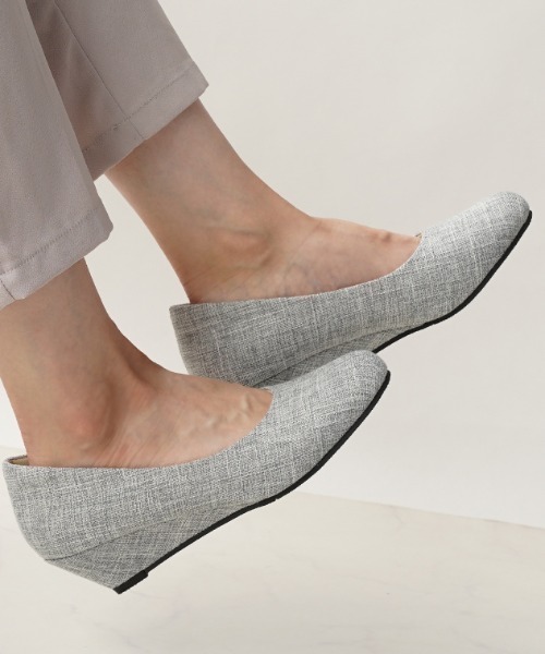 ALETTA（アレッタ）の「ALETTA-ｱﾚｯﾀ- 究極のプレーンパンプス -アーモンドトゥ4.5cmヒール-（パンプス・レディース・ダークブラック/ブラック系その他/トップグレー/杢グレー/ブラック/グレイッシュベージュ/ブラック系/モカ/ベージュ/ブルー系その他/ベージュ系その他・23.5cm/24.0cm/24.5cm/23.0cm/25.0cm/22.5cm/22.0cm）」の6枚目の写真