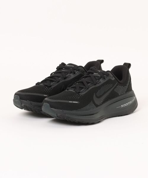 NIKE(ナイキ)の「NIKE ナイキ VOMERO 18 ズーム ボメロ 18 MHM6803 005BLK/BLK(スニーカー・メンズ・ブラック・25.5cm/26.0cm/26.5cm/27.0cm/27.5cm/28.0cm/28.5cm/29.0cm/25.0cm/24.5cm/24.0cm)」の1枚目の写真
