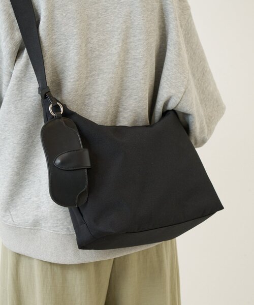 BEARDSLEY(ビアズリー)の「グラスケース付きショルダーバッグ(ショルダーバッグ・レディース・ブラック・FREE)」の11枚目の写真