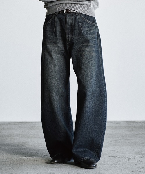 WYM LIDNM(ウィム バイ リドム)の「ARC CURVED DRAPE DENIM(デニムパンツ・メンズ・インディゴブルー/ライトインディゴブルー/ダークグレー・XS/S/M/L)」の1枚目の写真