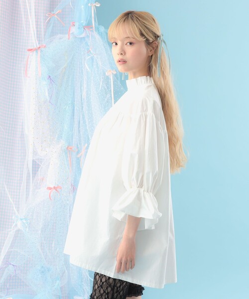 CAROLINA GLASER（カロリナ グレイサー）の「ベロアリボン付き フリルネック ギャザー ブラウス（シャツ/ブラウス・レディース・オフホワイト/ブラック・ONE SIZE）」の12枚目の写真