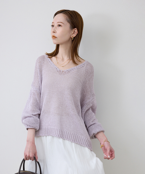 SLOBE IENA(スローブイエナ)の「ギマヤーンVネックプルオーバー(ニット/セーター・レディース・アイボリー/ベージュ/ラベンダー・FREE)」の1枚目の写真