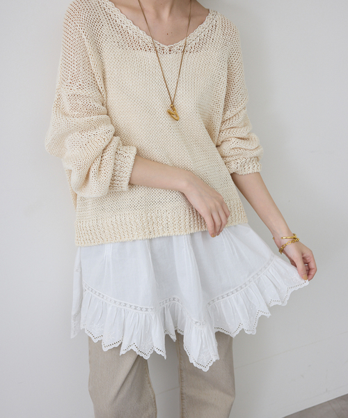 SLOBE IENA(スローブイエナ)の「ギマヤーンVネックプルオーバー(ニット/セーター・レディース・アイボリー/ベージュ/ラベンダー・FREE)」の4枚目の写真