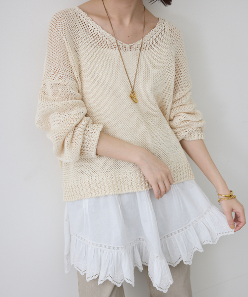 SLOBE IENA(スローブイエナ)の「ギマヤーンVネックプルオーバー(ニット/セーター・レディース・アイボリー/ベージュ/ラベンダー・FREE)」の9枚目の写真