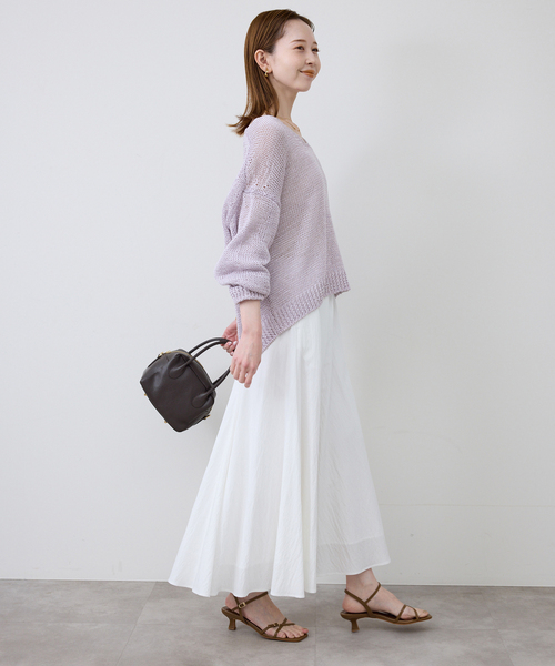 SLOBE IENA(スローブイエナ)の「ギマヤーンVネックプルオーバー(ニット/セーター・レディース・アイボリー/ベージュ/ラベンダー・FREE)」の21枚目の写真