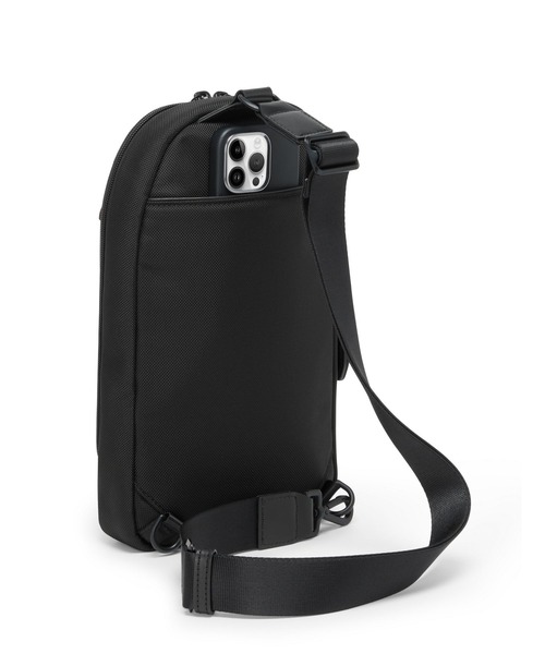 TUMI(トゥミ)の「TUMI ALPHA(アルファ) スリング(ボディバッグ/ウエストポーチ・メンズ・ブラック/ネイビー・FREE)」の5枚目の写真