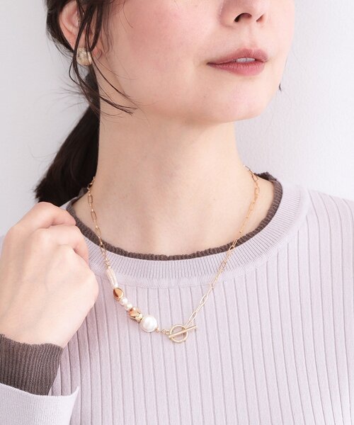 OPAQUE.CLIP（オペークドットクリップ）の「パール調ビーズ×メタル チェーンネックレス（ネックレス・レディース・ゴールド/シルバー・00）」の3枚目の写真