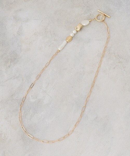 OPAQUE.CLIP（オペークドットクリップ）の「パール調ビーズ×メタル チェーンネックレス（ネックレス・レディース・ゴールド/シルバー・00）」の5枚目の写真
