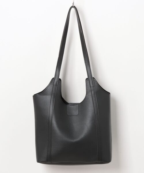 TONE SELECT GOODS（トーンセレクトグッズ）の「urbanfemine./合成皮革 ポーチ付き 軽量 ショルダー バッグ U7607（ショルダーバッグ・レディース・ブラウン/ブラック/ホワイト・FREE）」の7枚目の写真