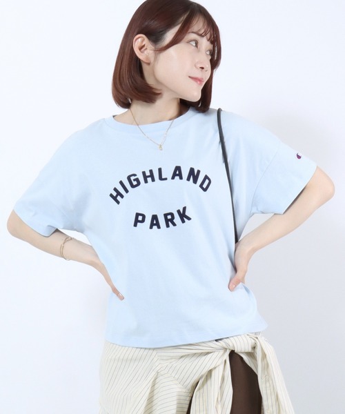 Champion(チャンピオン)の「Champion(チャンピオン)フロッキーロゴプリント ワイドシルエットTシャツ/レディース(Tシャツ/カットソー・レディース・オレンジ/オートミール/ホワイト/ライトブルー/ネイビー・L/M)」の15枚目の写真