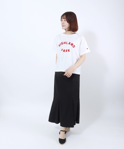 Champion(チャンピオン)の「Champion(チャンピオン)フロッキーロゴプリント ワイドシルエットTシャツ/レディース(Tシャツ/カットソー・レディース・オレンジ/オートミール/ホワイト/ライトブルー/ネイビー・L/M)」の9枚目の写真