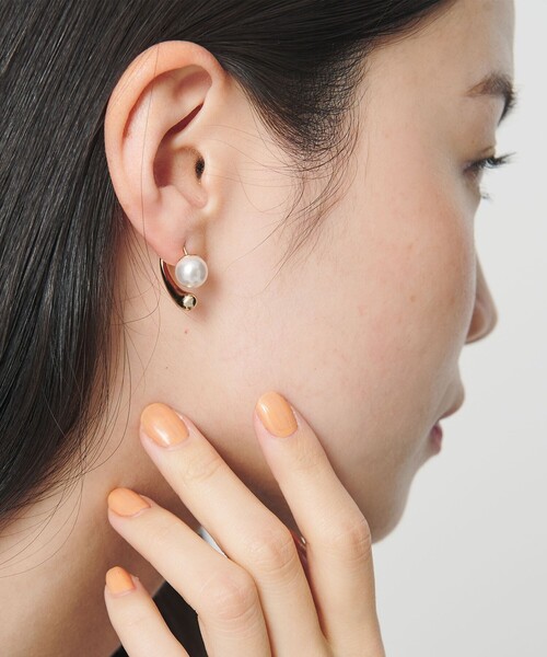 BEAUTY&YOUTH UNITED ARROWS（ビューティーアンドユースユナイテッドアローズ）の「パールモチーフバック フック ピアス（ピアス（両耳用）・レディース・ゴールド・FREE）」の3枚目の写真